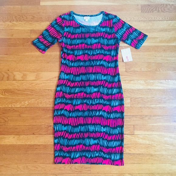 LuLaRoe Dresses & Skirts - LLR Julia Dress